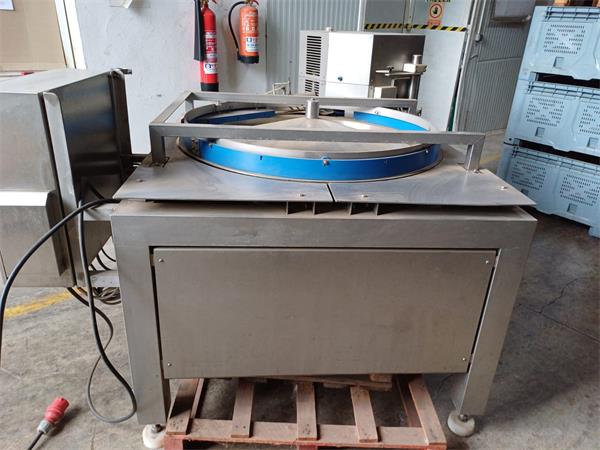Secondary lemon cutting unit with circular bowl feeder