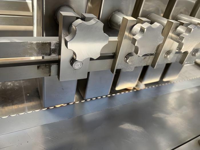 product-1-260 Adjustable cutting blade holders for lemon slice thickness control