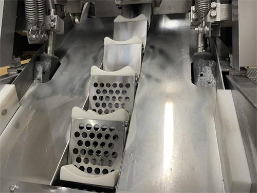 product-1-1 Feed cups guiding apples into the processing stations